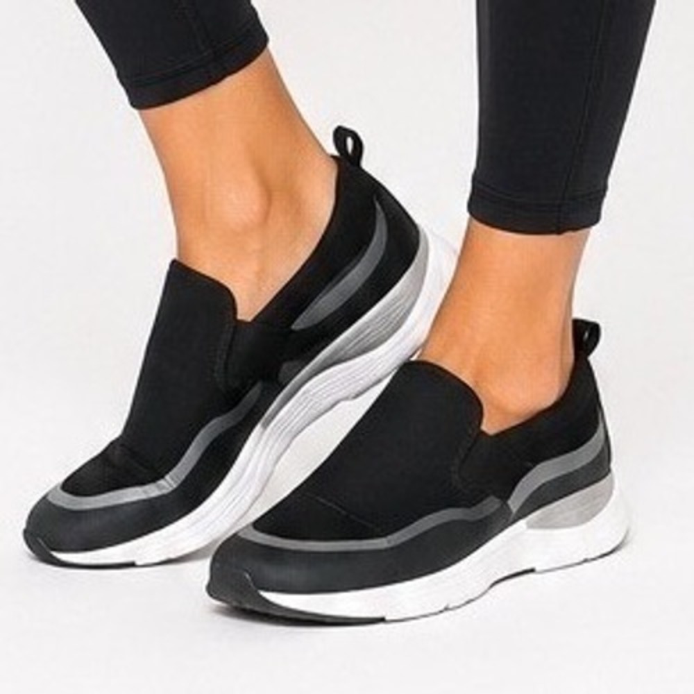 Vionic Women's Brisk Nalia Slip-On Walking Stylish Comfort Sneakers Shoes Size 9